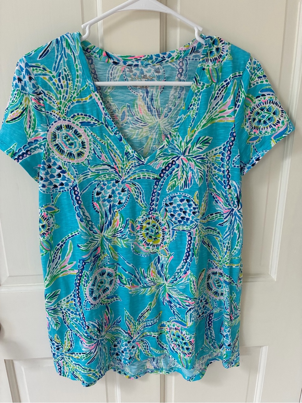Lilly Pulitzer Turquoise Tropical V-Neck Tee size S